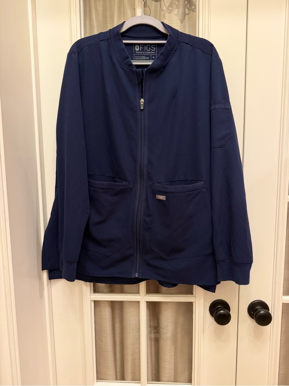 XL Navy Women’s Figs Claire Scrub Jacket EUC